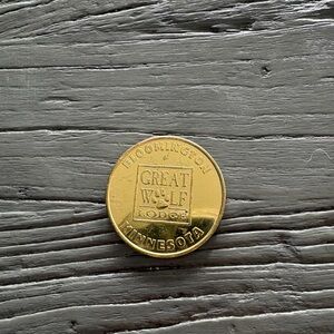 ❤️ 10 for $10, 5 for $5❤️ Great Wolf Lodge Souvenir Coin - large